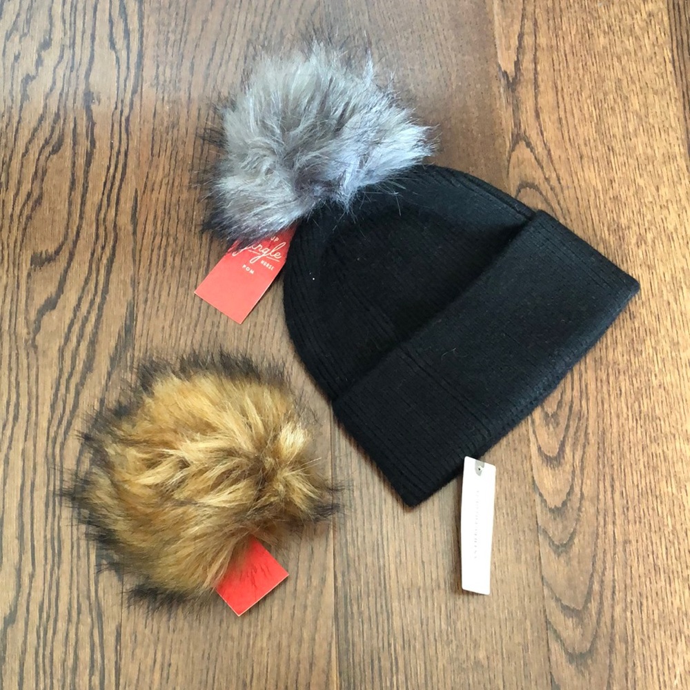NWT Anthropologie black Pick a Pom beanie with detatchable poms!